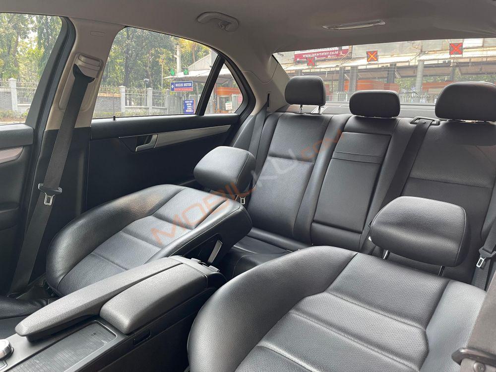 Mobil Mercedes-Benz C-Class 2014