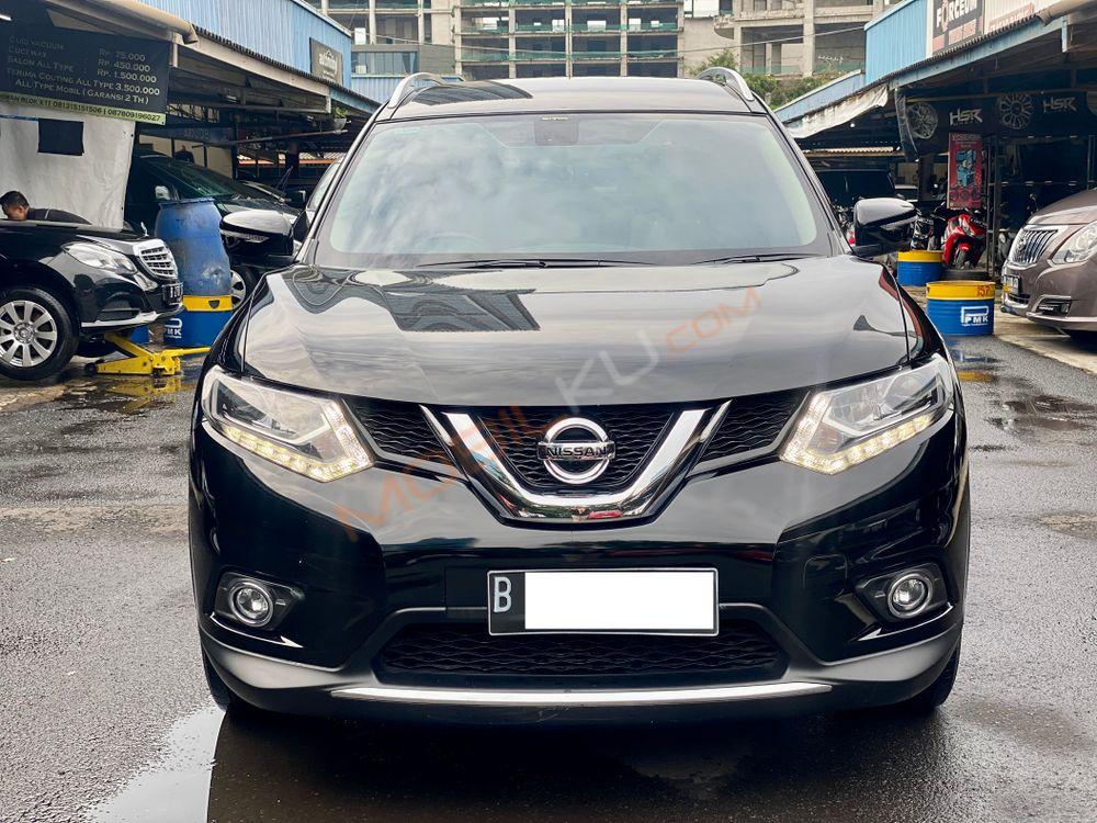 Mobil Nissan X-Trail 2015