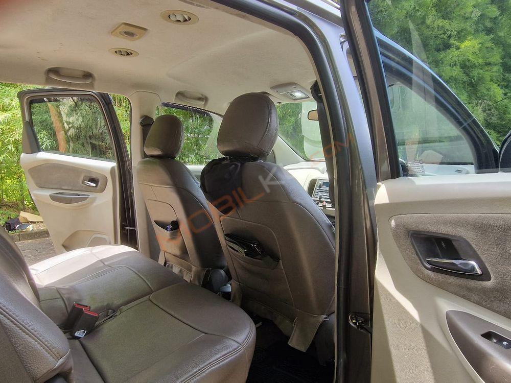 Mobil Chevrolet Spin 2013