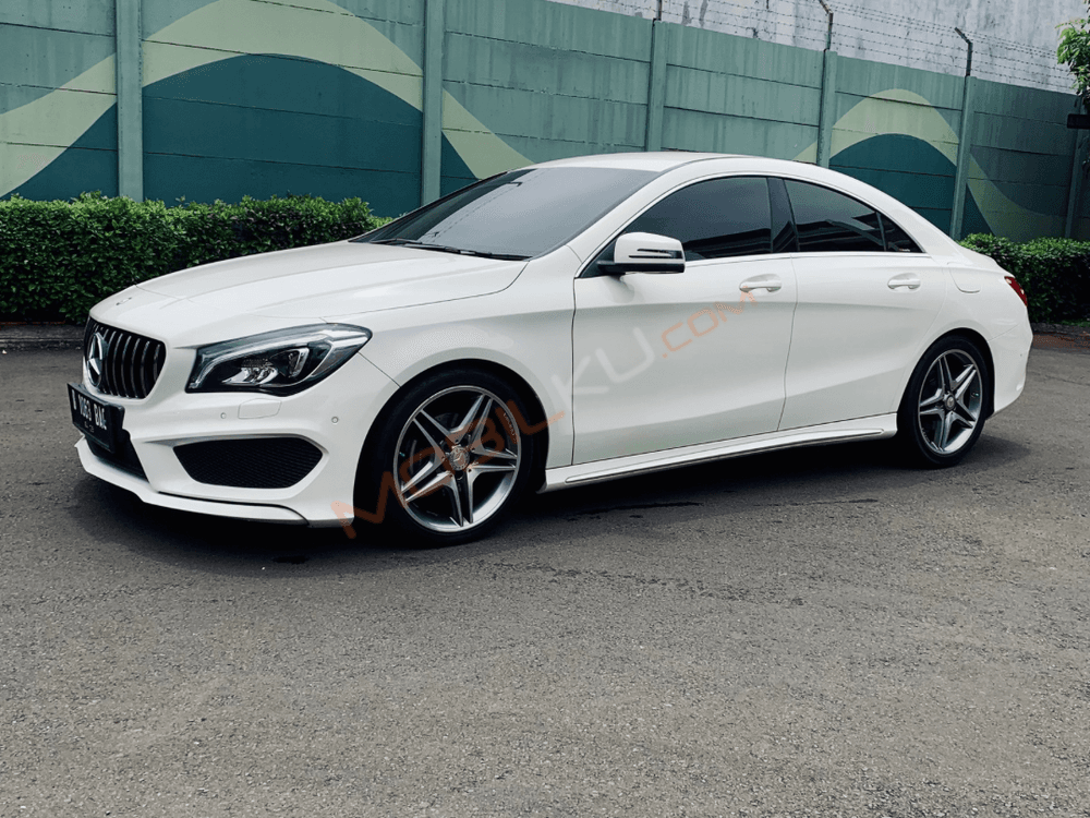 Mobil Mercedes-Benz CLA 2014