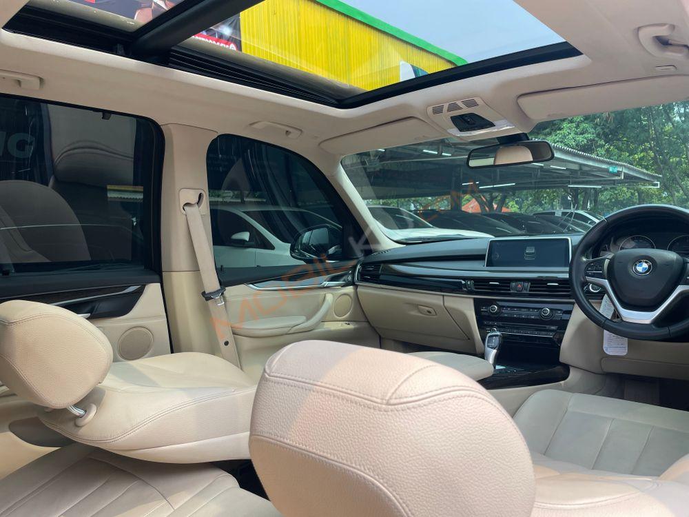Mobil BMW X5 2015