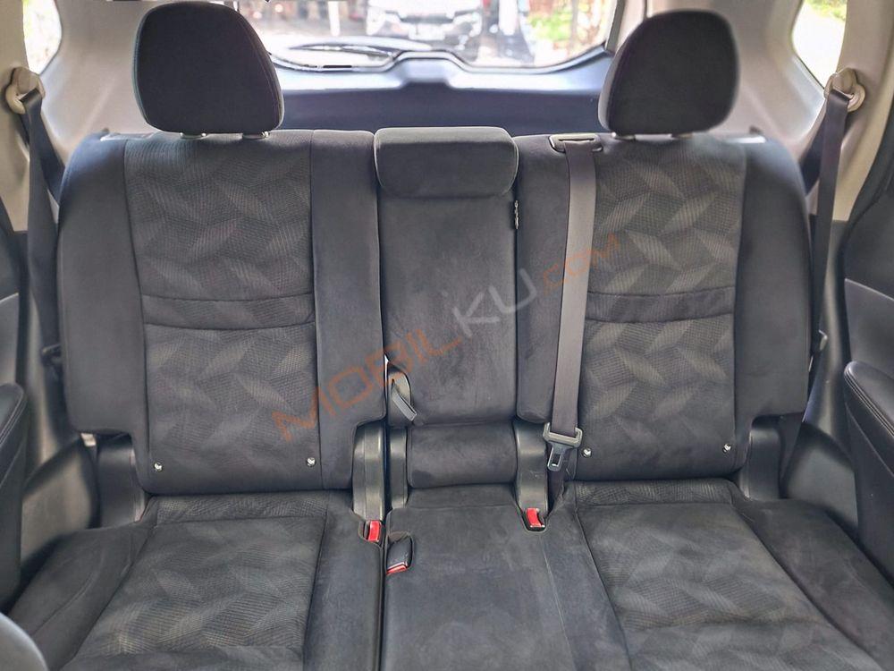 Mobil Nissan X-Trail 2015