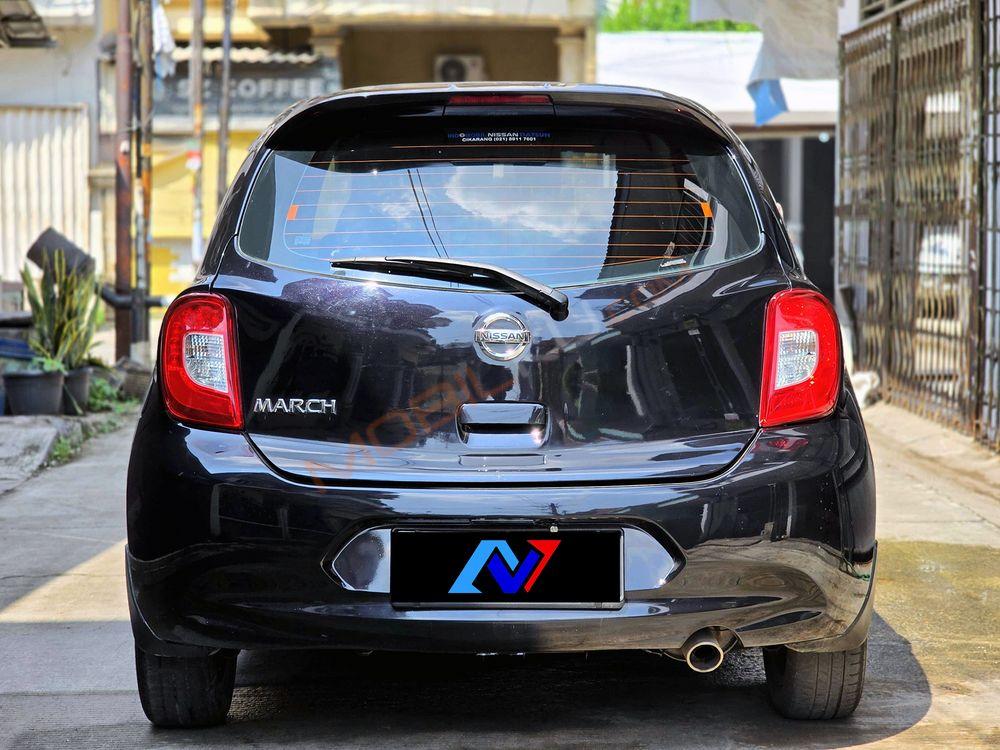 Mobil Nissan March 2017