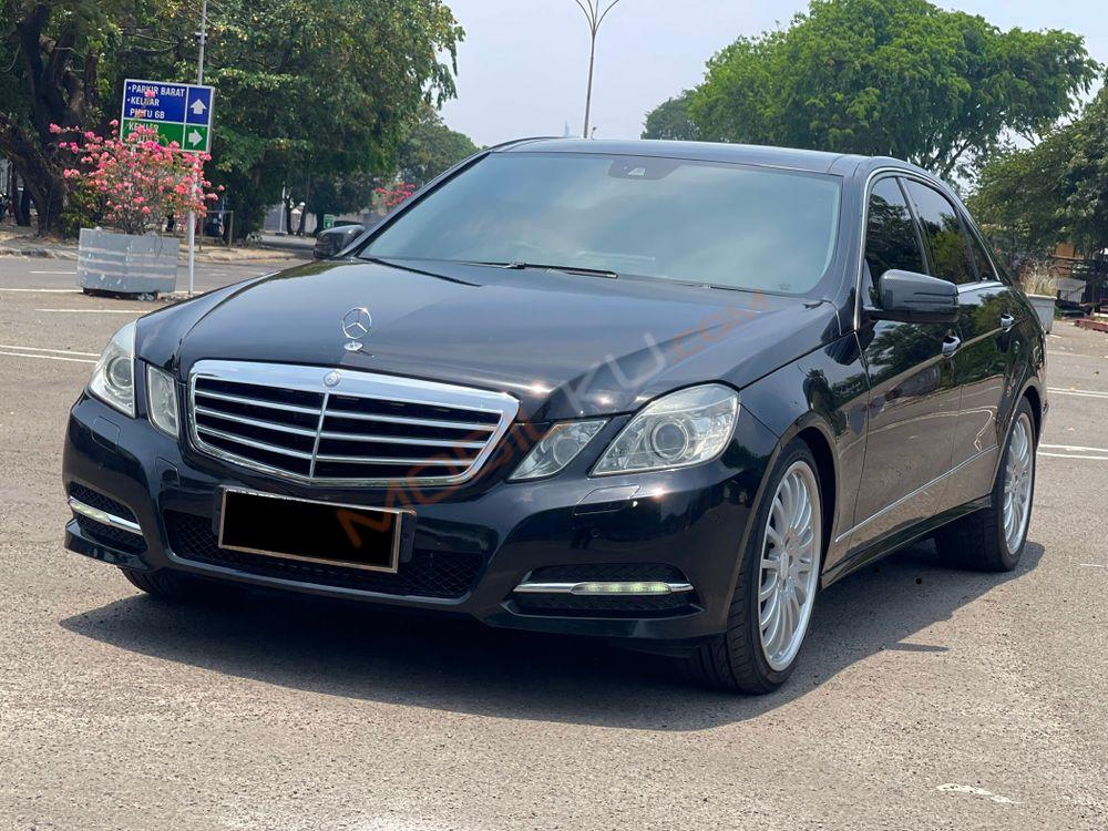 Mobil Mercedes-Benz E-Class 2011