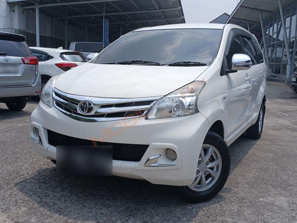 Mobil Toyota Avanza 2015