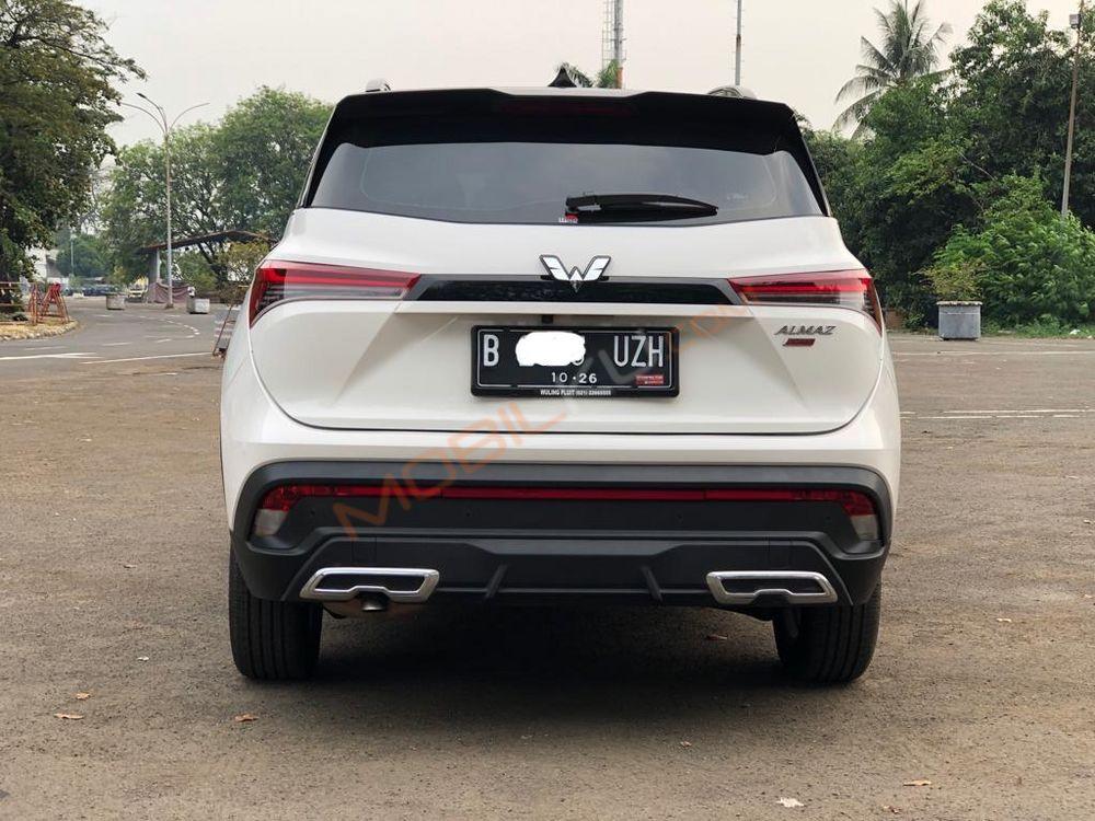 Mobil Wuling Almaz 2021