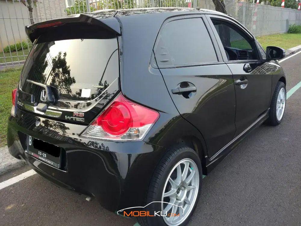 Mobil Honda Brio 2016