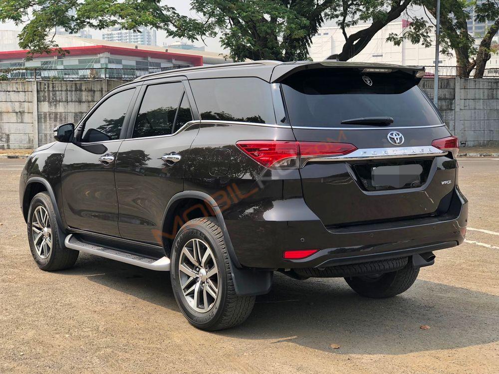 Mobil Toyota Fortuner 2016