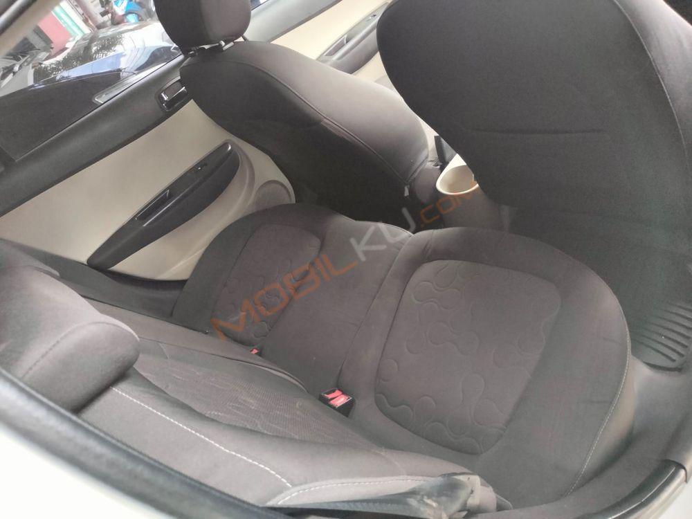 Mobil Hyundai i20 2011