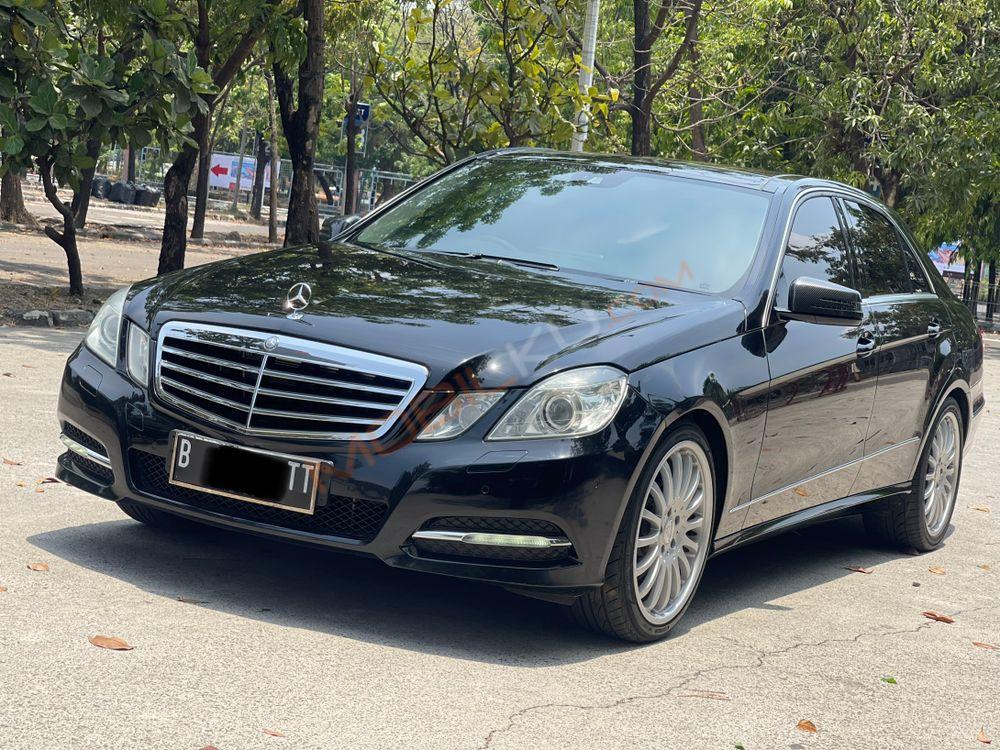 Mobil Mercedes-Benz E-Class 2011