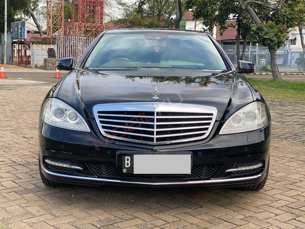 Mobil Mercedes-Benz S-Class 2011