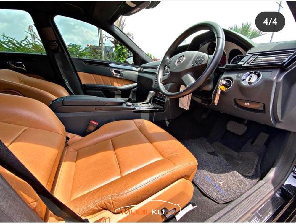 Mobil Mercedes-Benz E-Class 2010