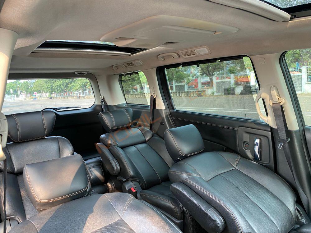 Mobil Nissan Elgrand 2013