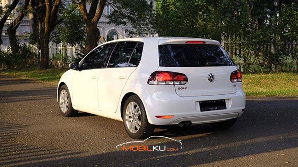 Mobil Volkswagen Golf 2012
