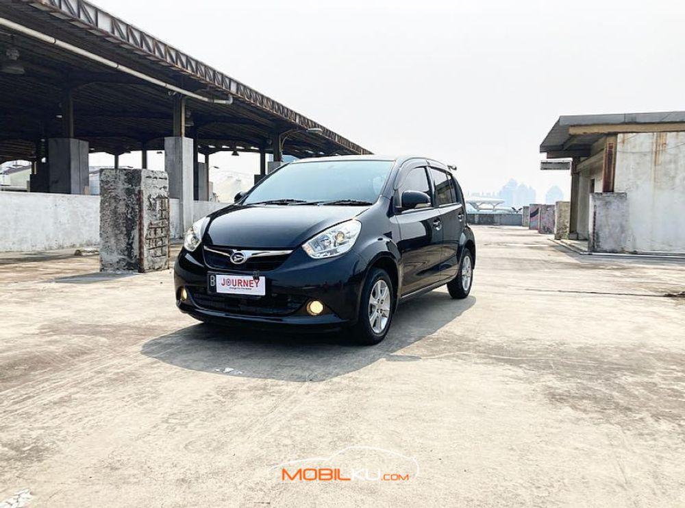 Mobil Daihatsu Sirion 2013