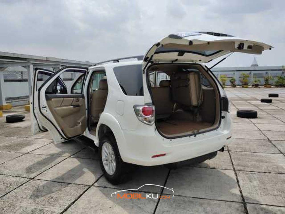 Mobil Toyota Fortuner 2013