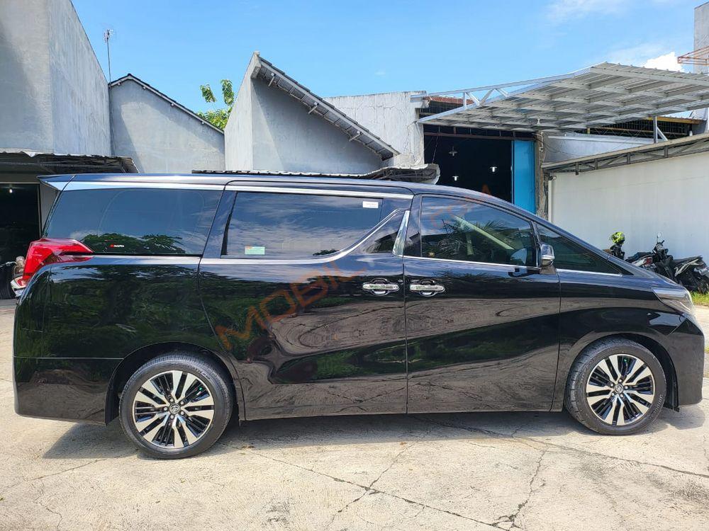 Mobil Toyota Alphard 2019
