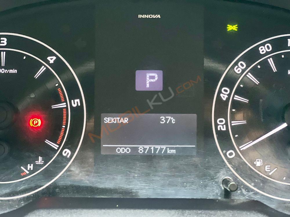 Mobil Toyota Kijang Innova 2016