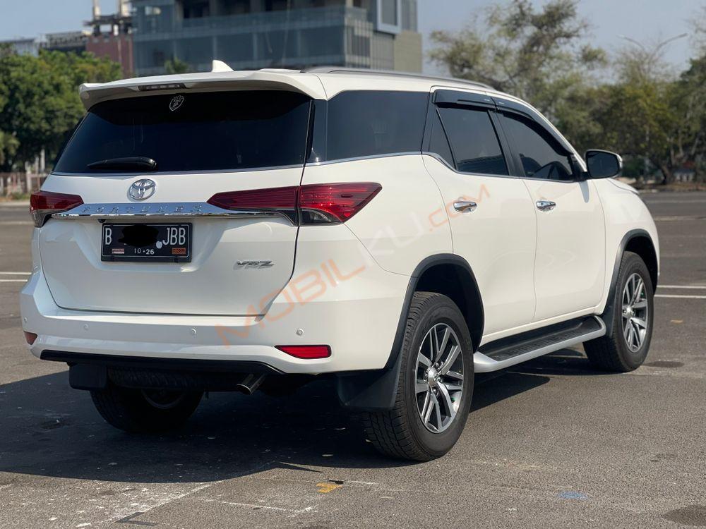 Mobil Toyota Fortuner 2016