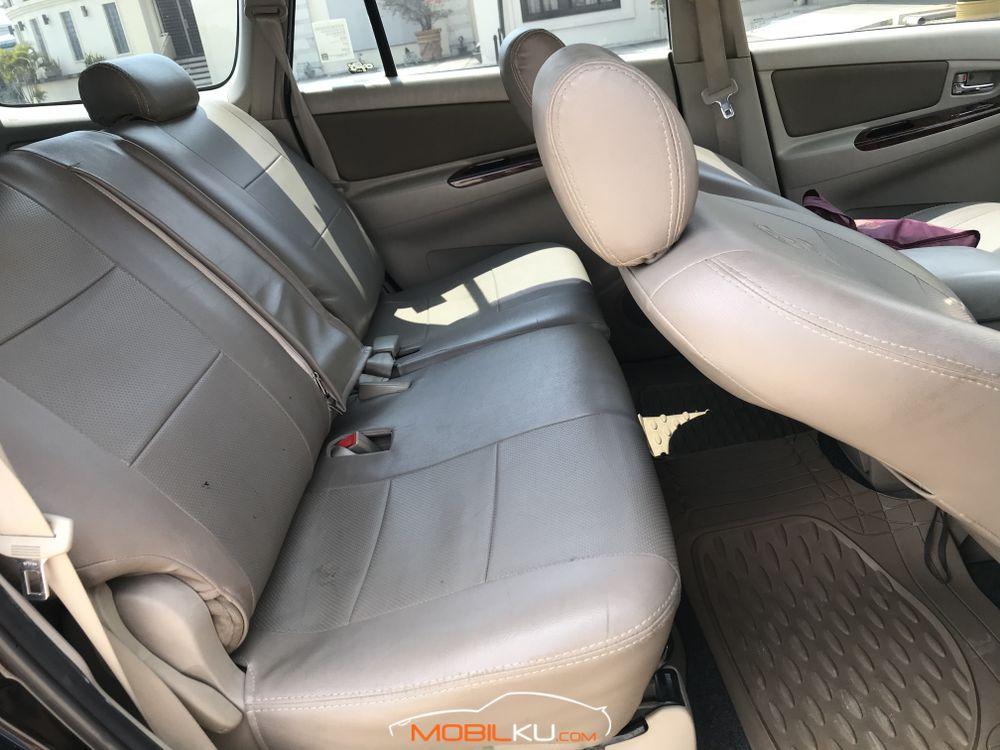 Mobil Toyota Kijang Innova 2015