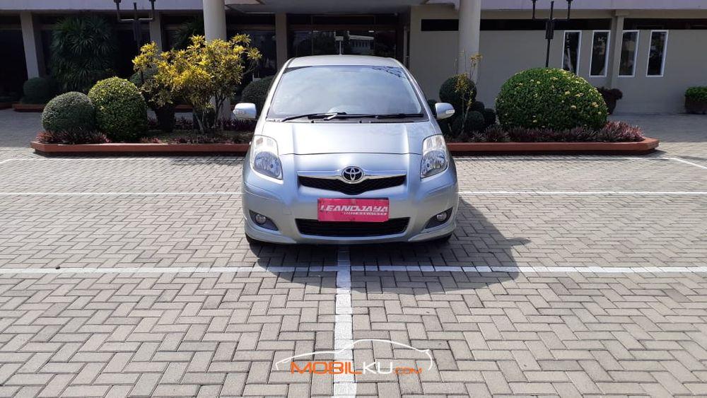 Mobil Toyota Yaris 2010