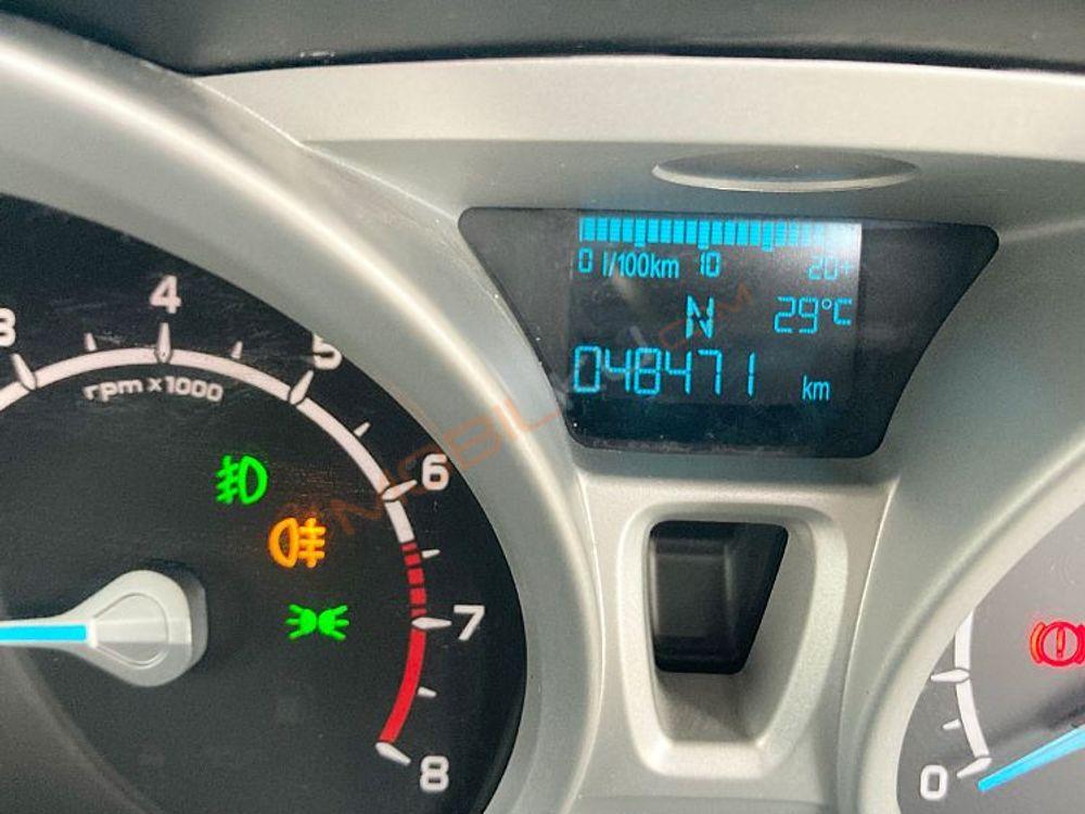 Mobil Ford EcoSport 2014