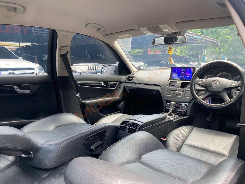Mobil Mercedes-Benz C-Class 2011