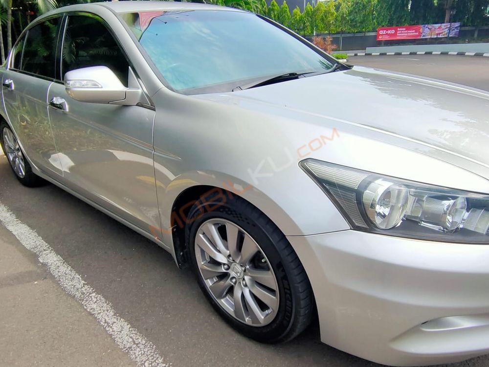Mobil Honda Accord 2012