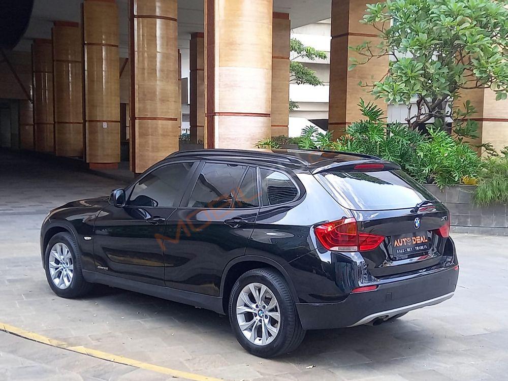 Mobil BMW X1 2011