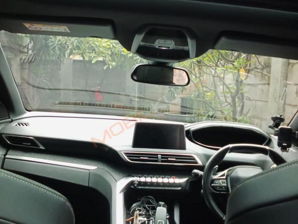 Mobil Peugeot 3008 2018