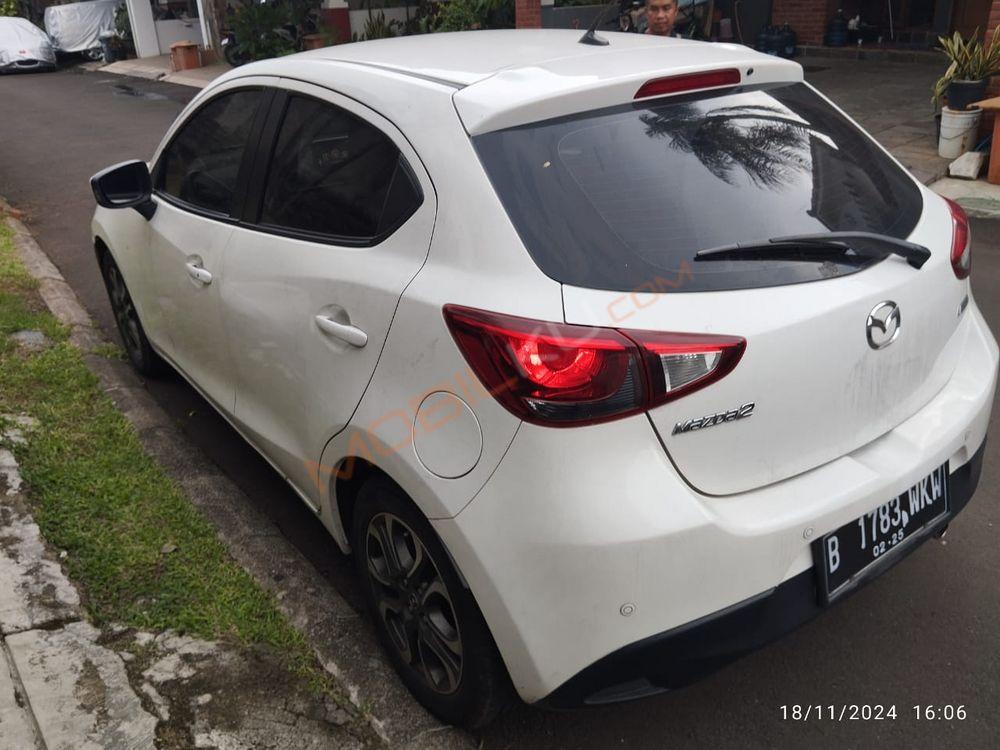 Mobil Mazda 2 Hatchback 2014