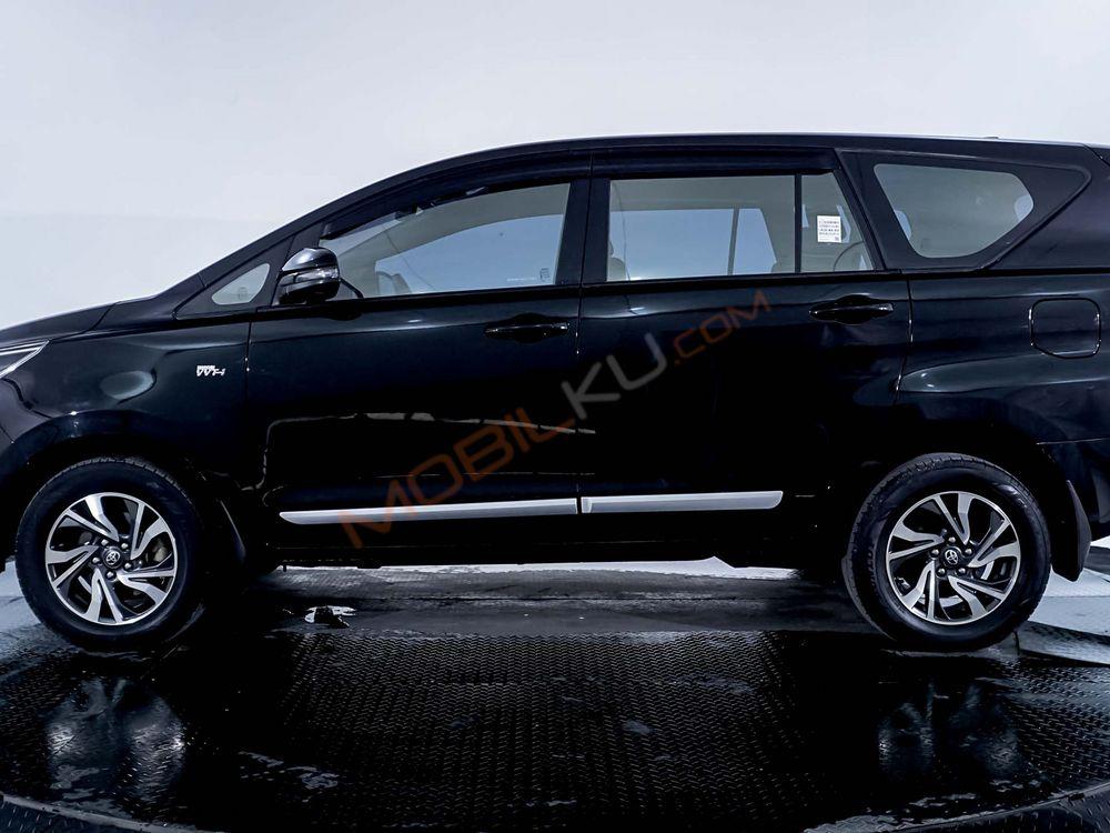 Mobil Toyota Kijang Innova 2021