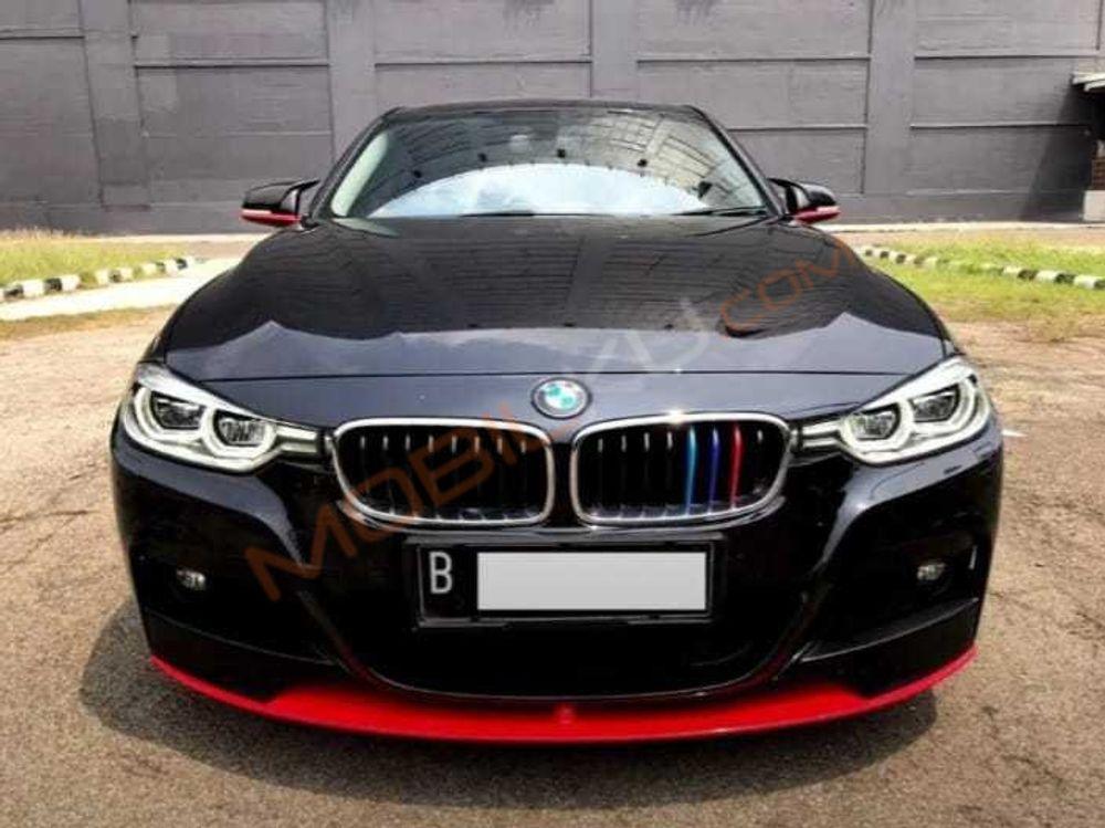 Mobil BMW 3 Series 2017