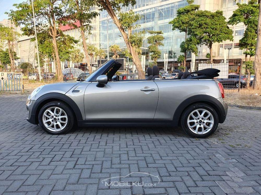Mobil MINI 5-Door 2016