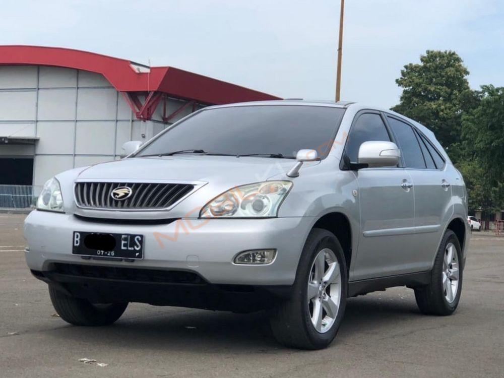 Mobil Toyota Harrier 2013