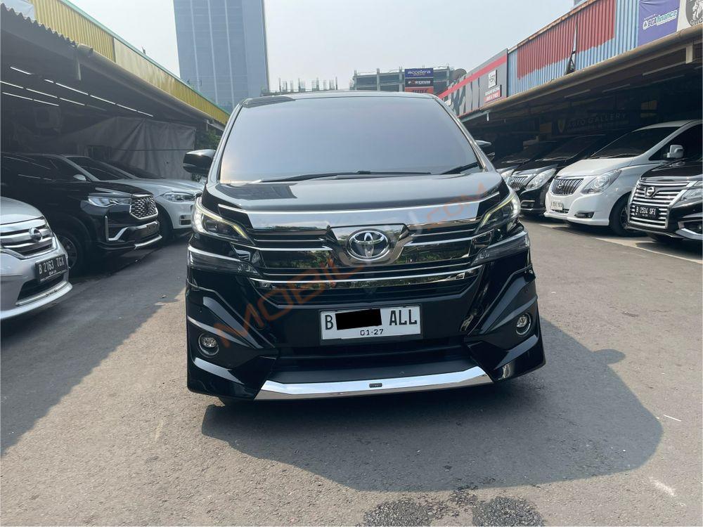 Mobil Toyota Vellfire 2016