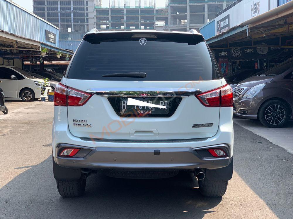 Mobil Isuzu MU-X 2017