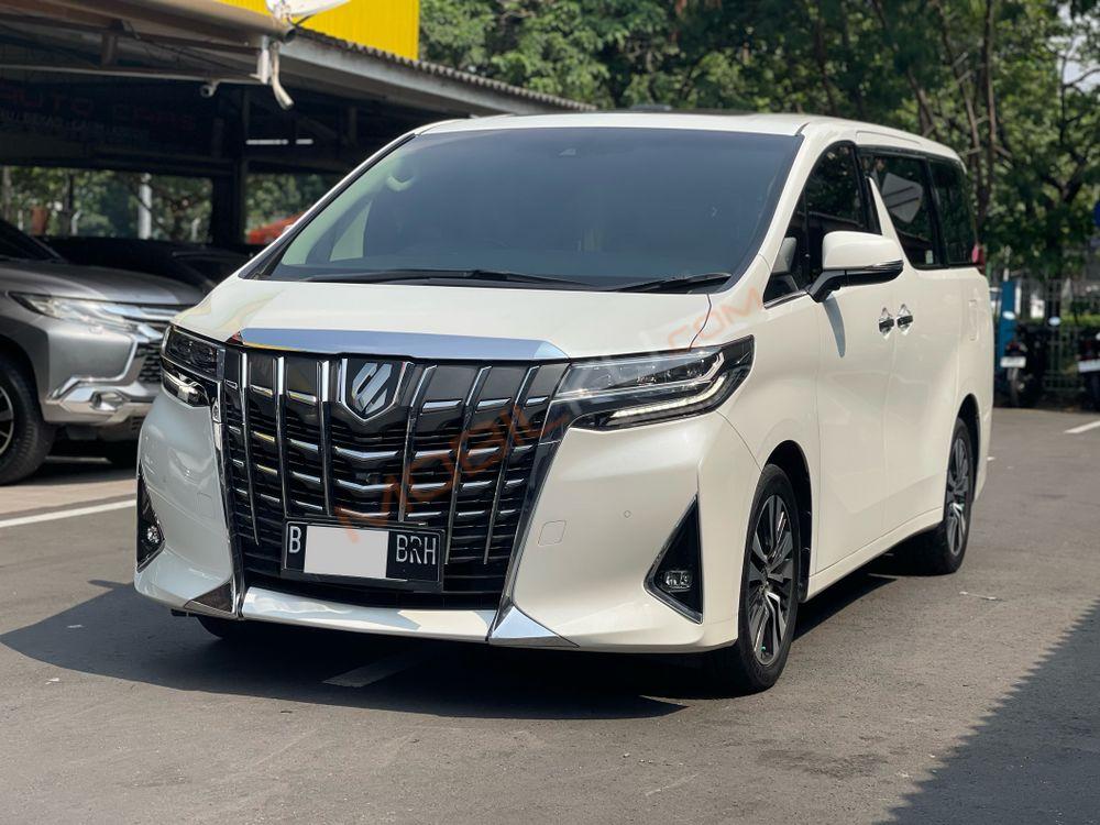 Mobil Toyota Alphard 2020