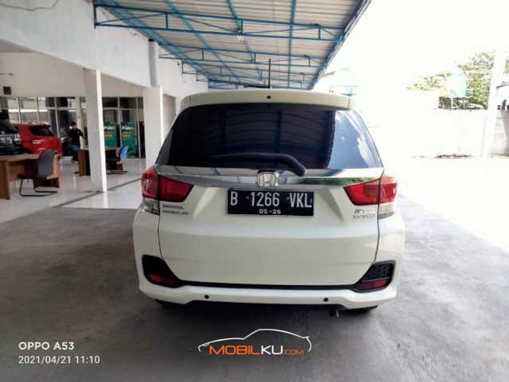 Mobil Honda Mobilio 2016