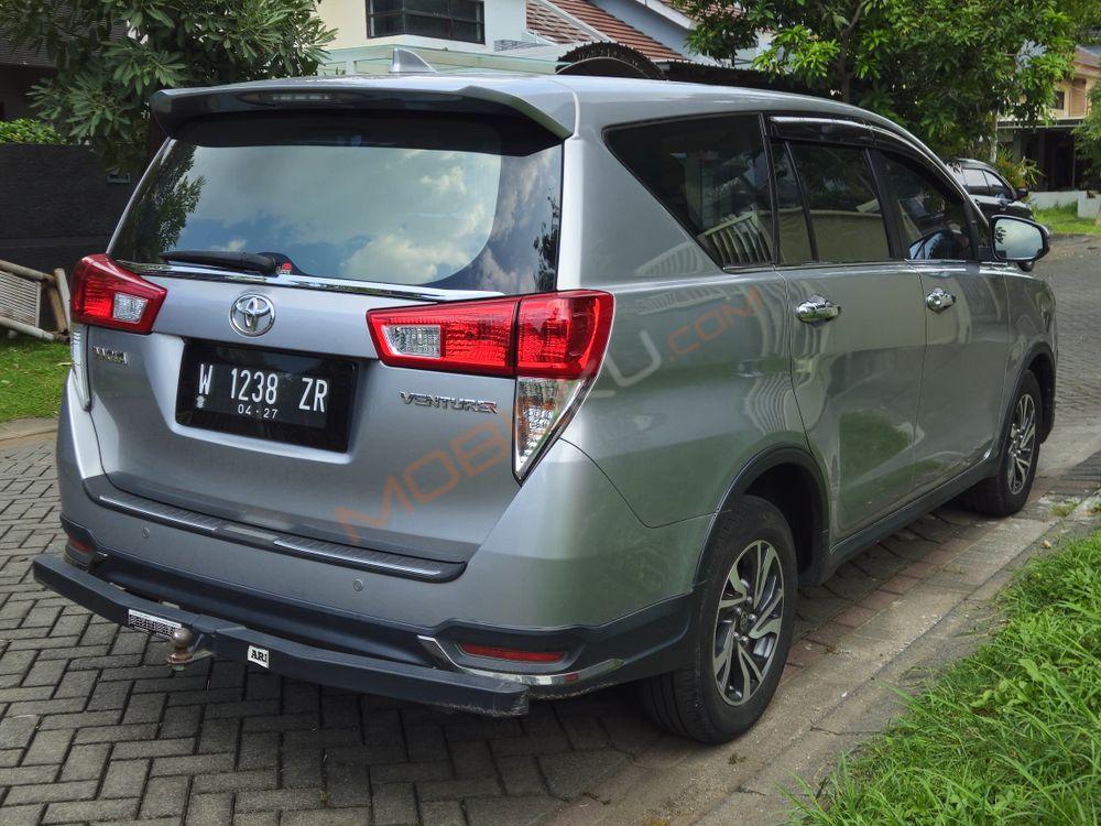 Mobil Toyota Kijang Innova 2022