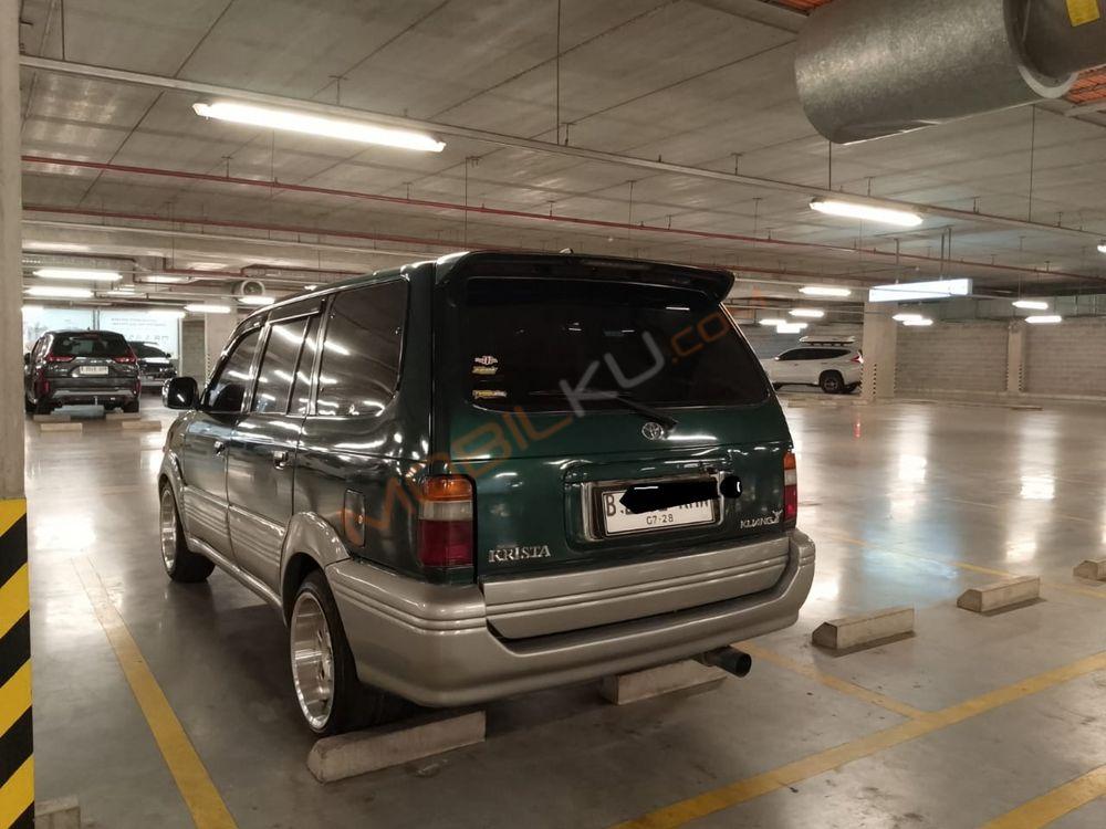 Mobil Toyota Kijang 1997