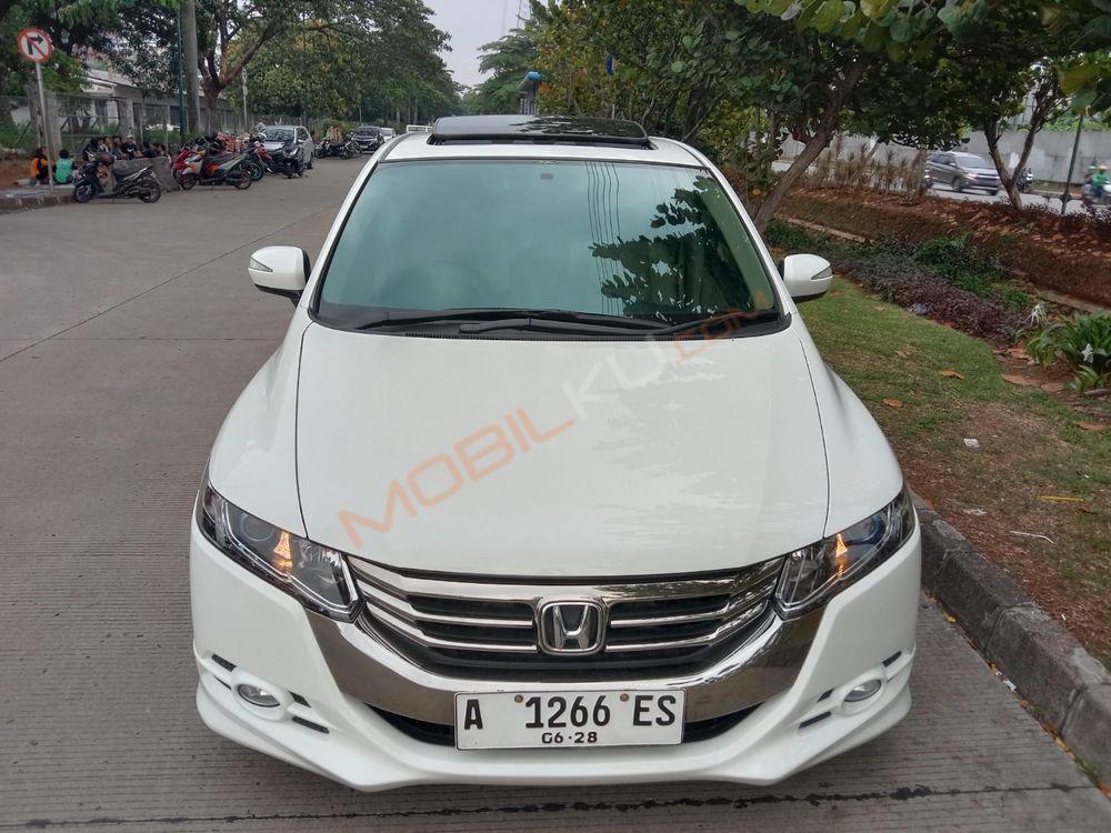 Mobil Honda Odyssey 2015