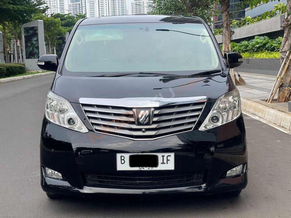 Mobil Toyota Alphard 2010