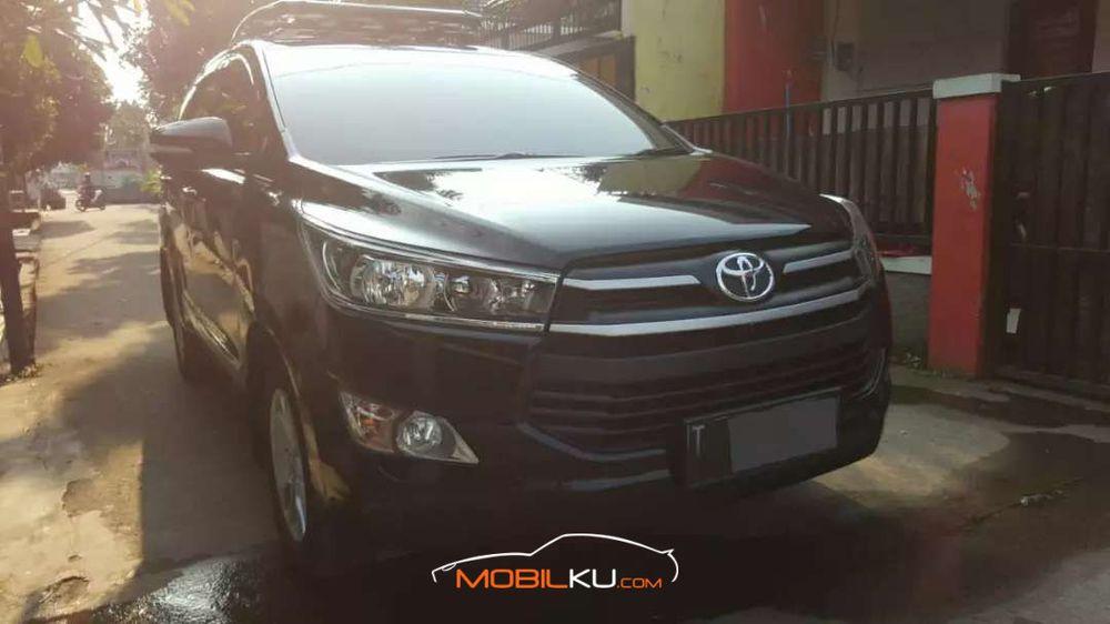 Mobil Toyota Kijang Innova 2017