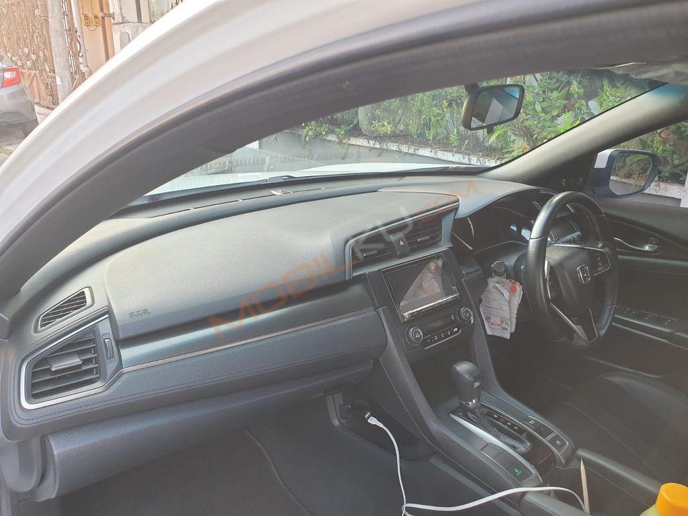 Mobil Honda Civic Hatchback 2018