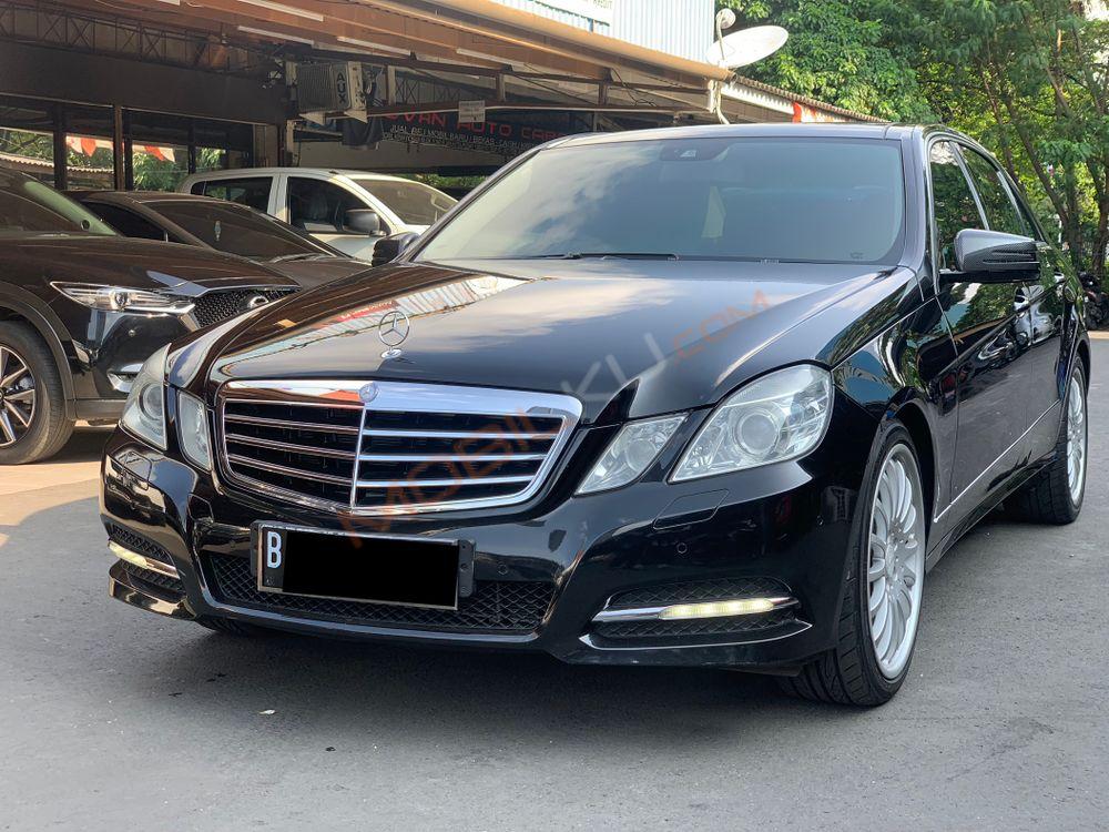 Mobil Mercedes-Benz E-Class 2011