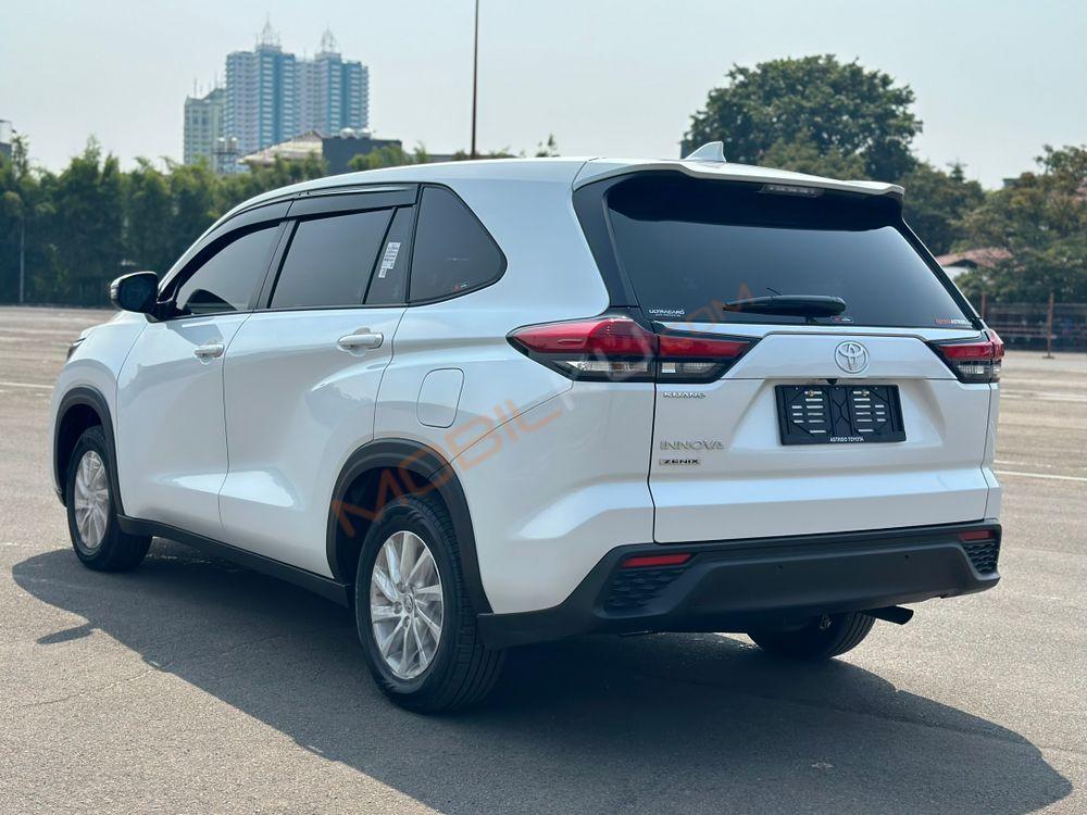 Mobil Toyota Kijang Innova Zenix 2023