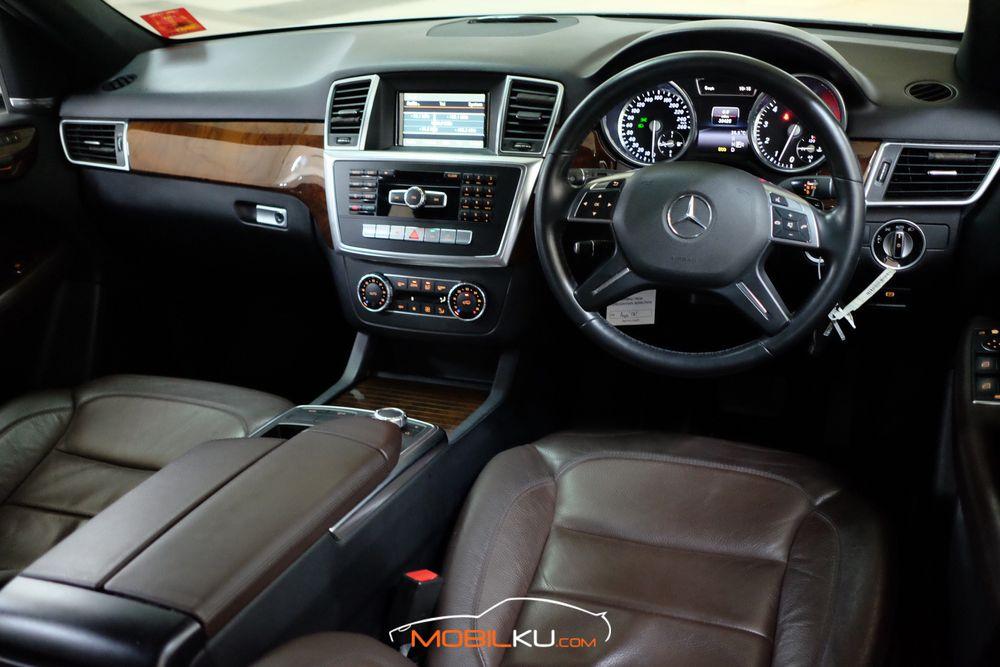Mobil Mercedes-Benz ML 2015