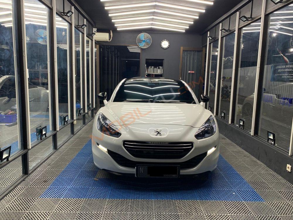 Mobil Peugeot RCZ 2013