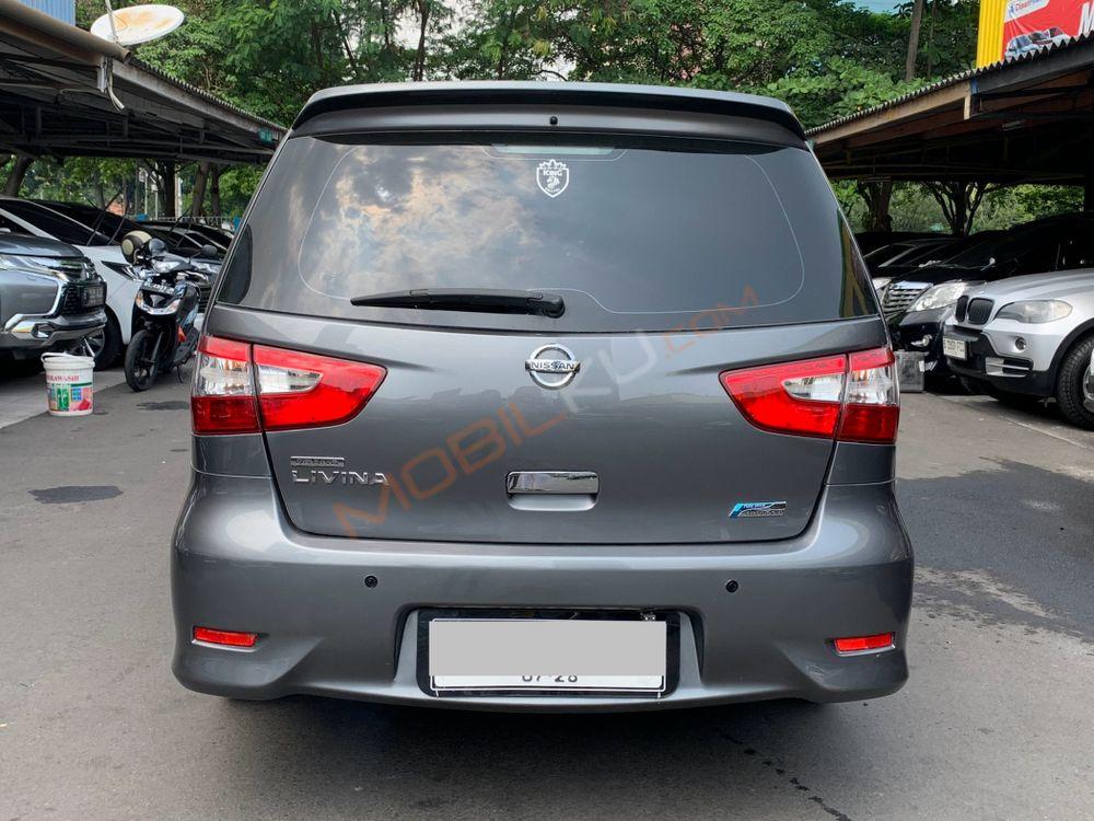 Mobil Nissan Livina 2015